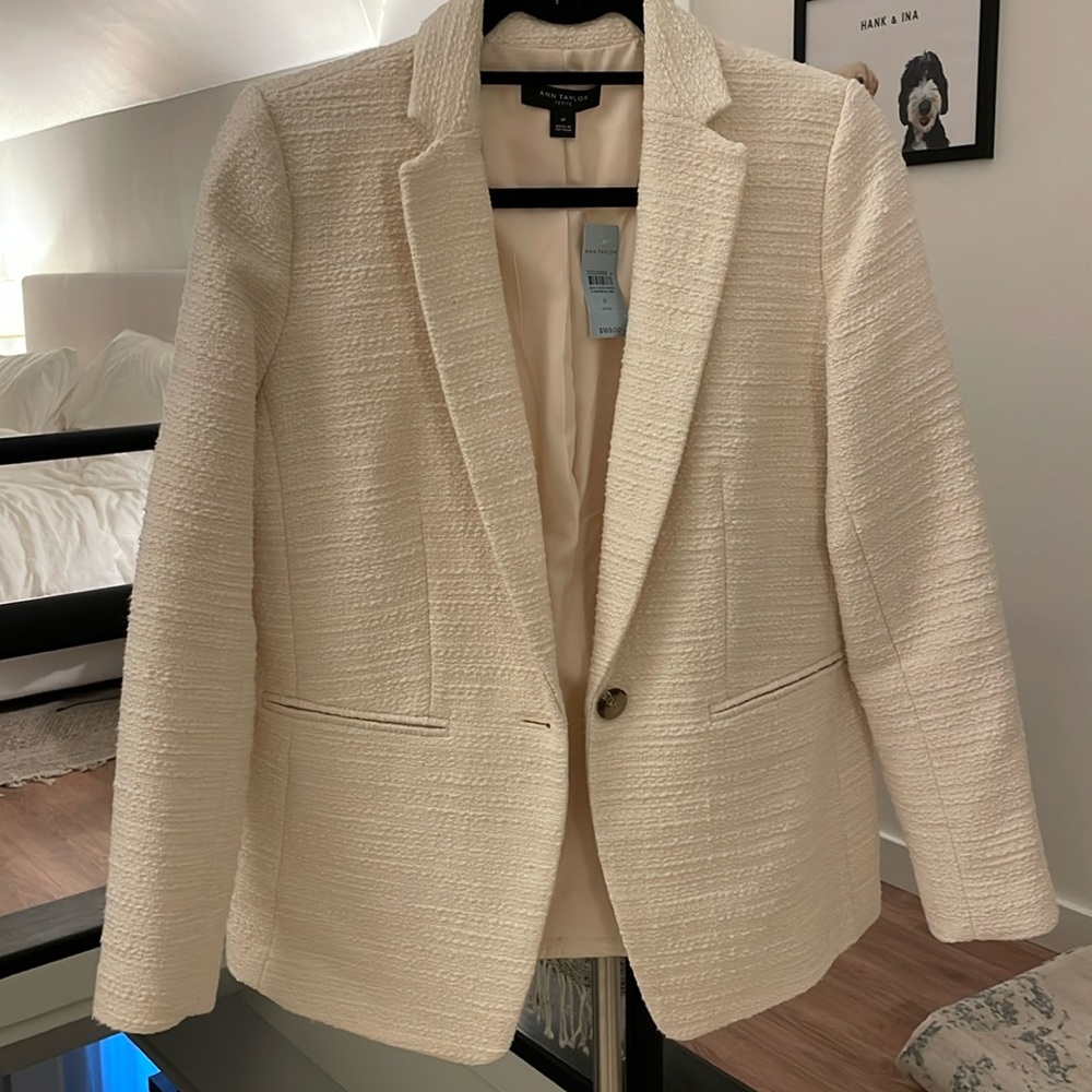 NWT Ann Taylor boucle blazer